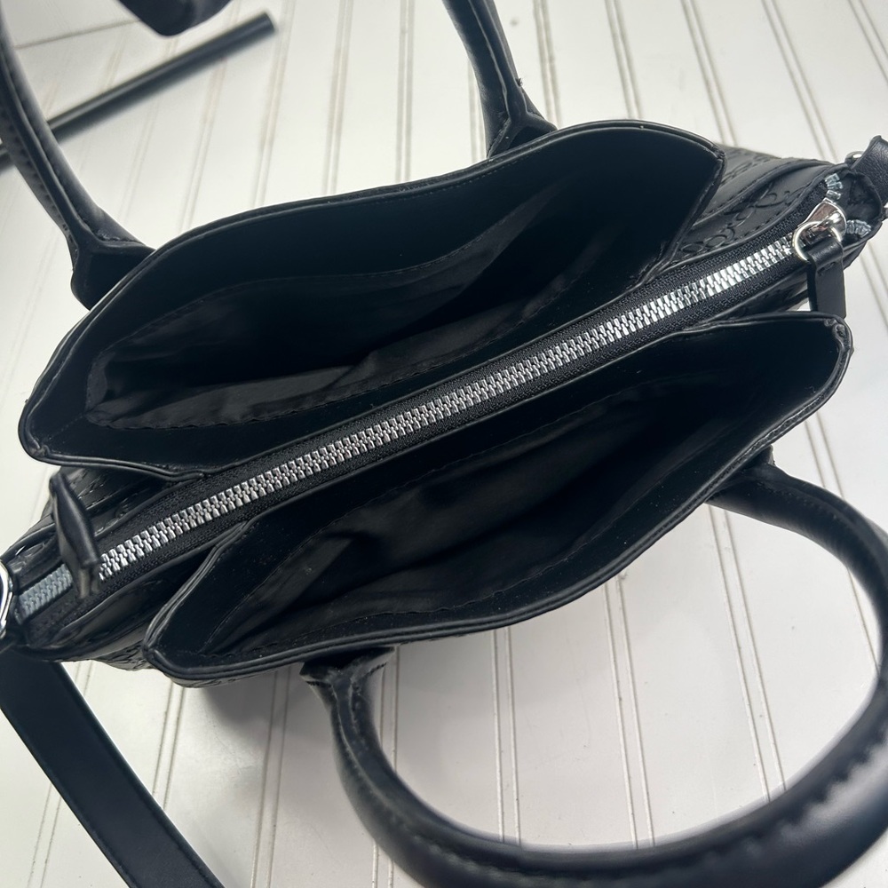 Nine West Black Vintage Y2K Shoulder Bag Faux Leather Lock Detail - Picture 13 of 13
